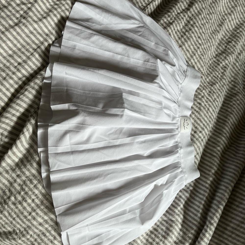 Beyond Yoga size small White Pleated Skirt